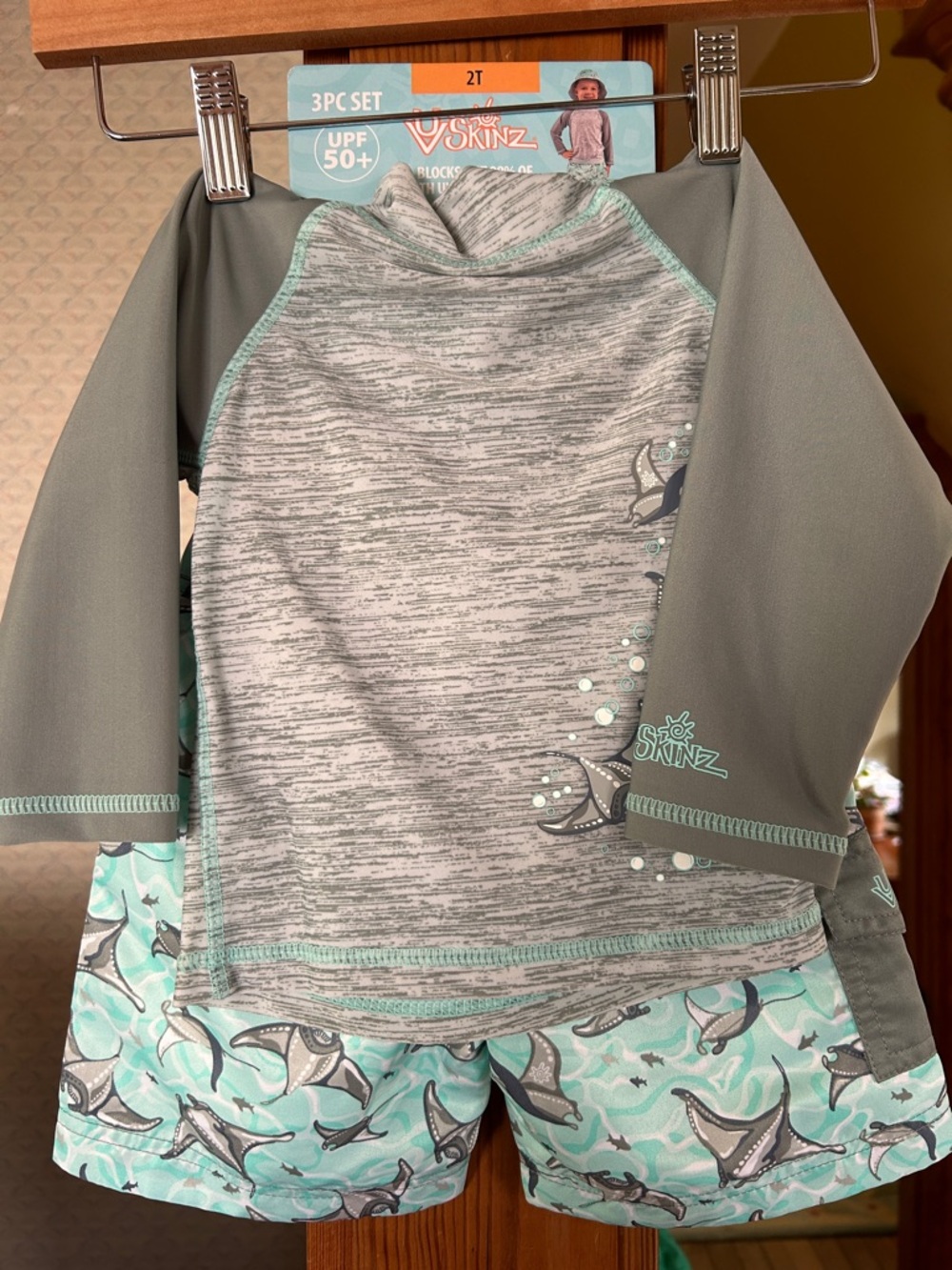 Skinz Kids UPF 50+ Gray & Aqua Rashguard 3 piece Set. 2T